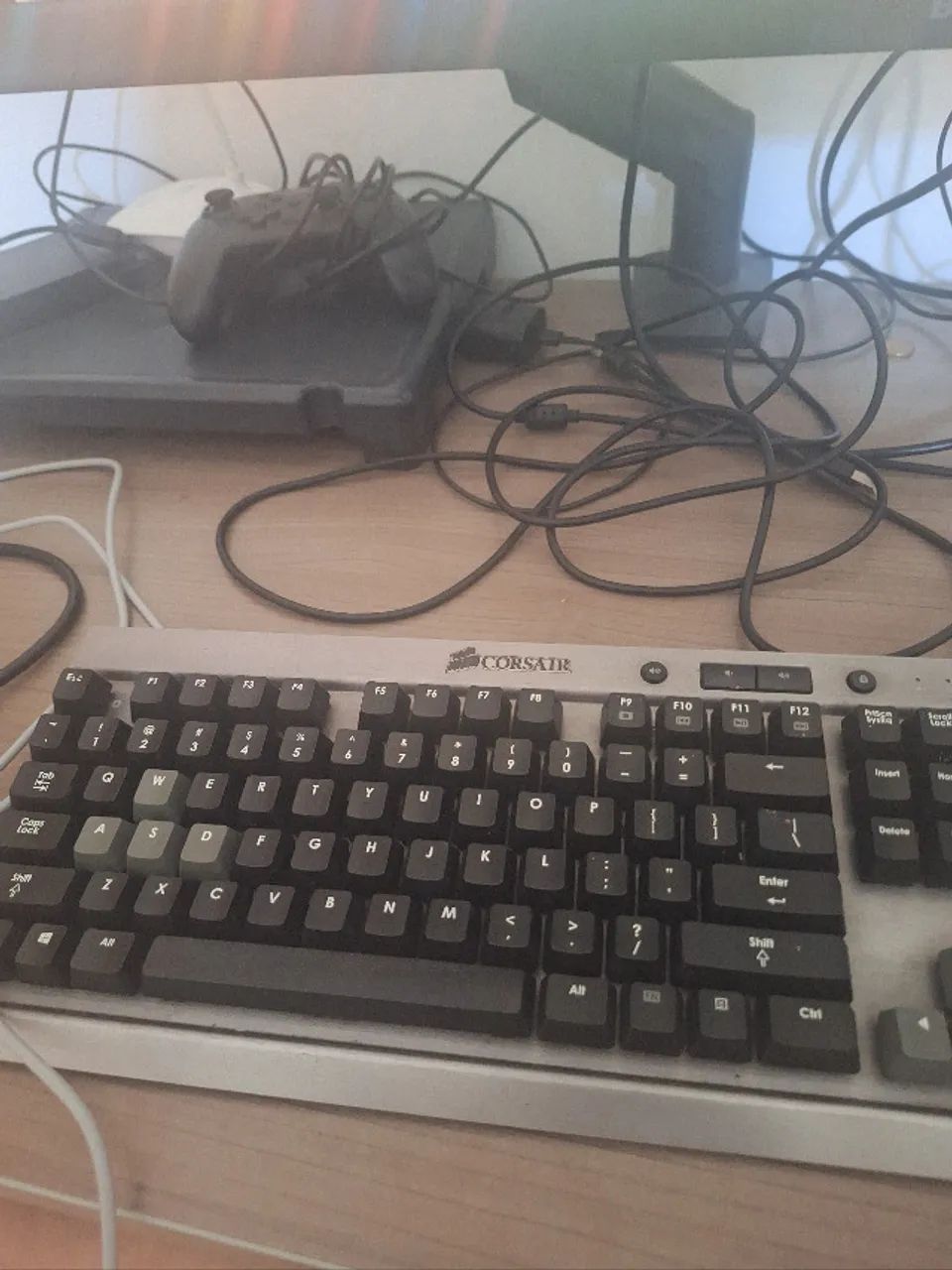 Teclado Corsair K65 