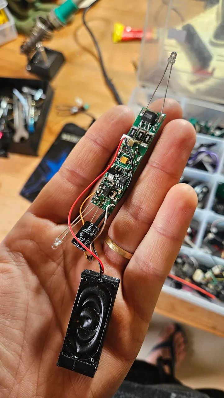 2 sons para locomotiva ho com controlador Bluetooth ark trens  - Foto 4