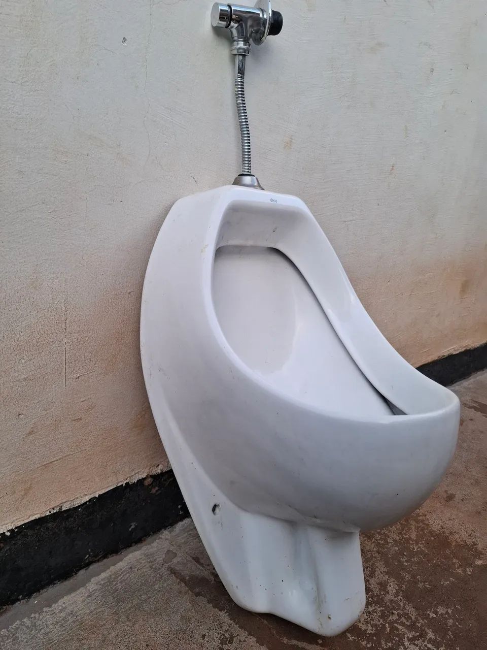 Mictório Deca com válvula de descarga. - Foto 2