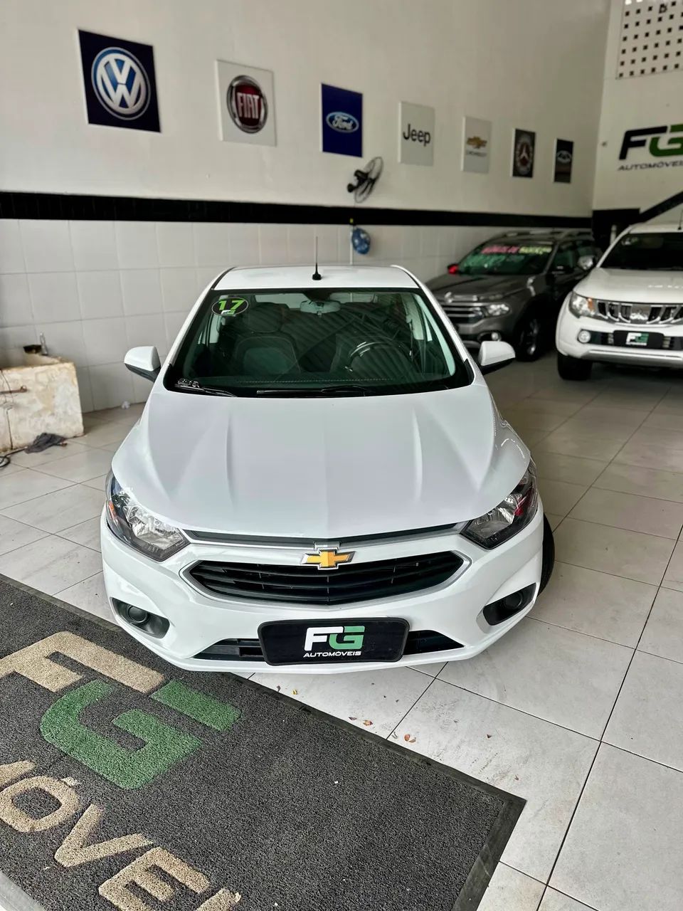 Chevrolet Onix Hatch LT 1.4 8V Flex Aut. 4P 2017 - Foto 2