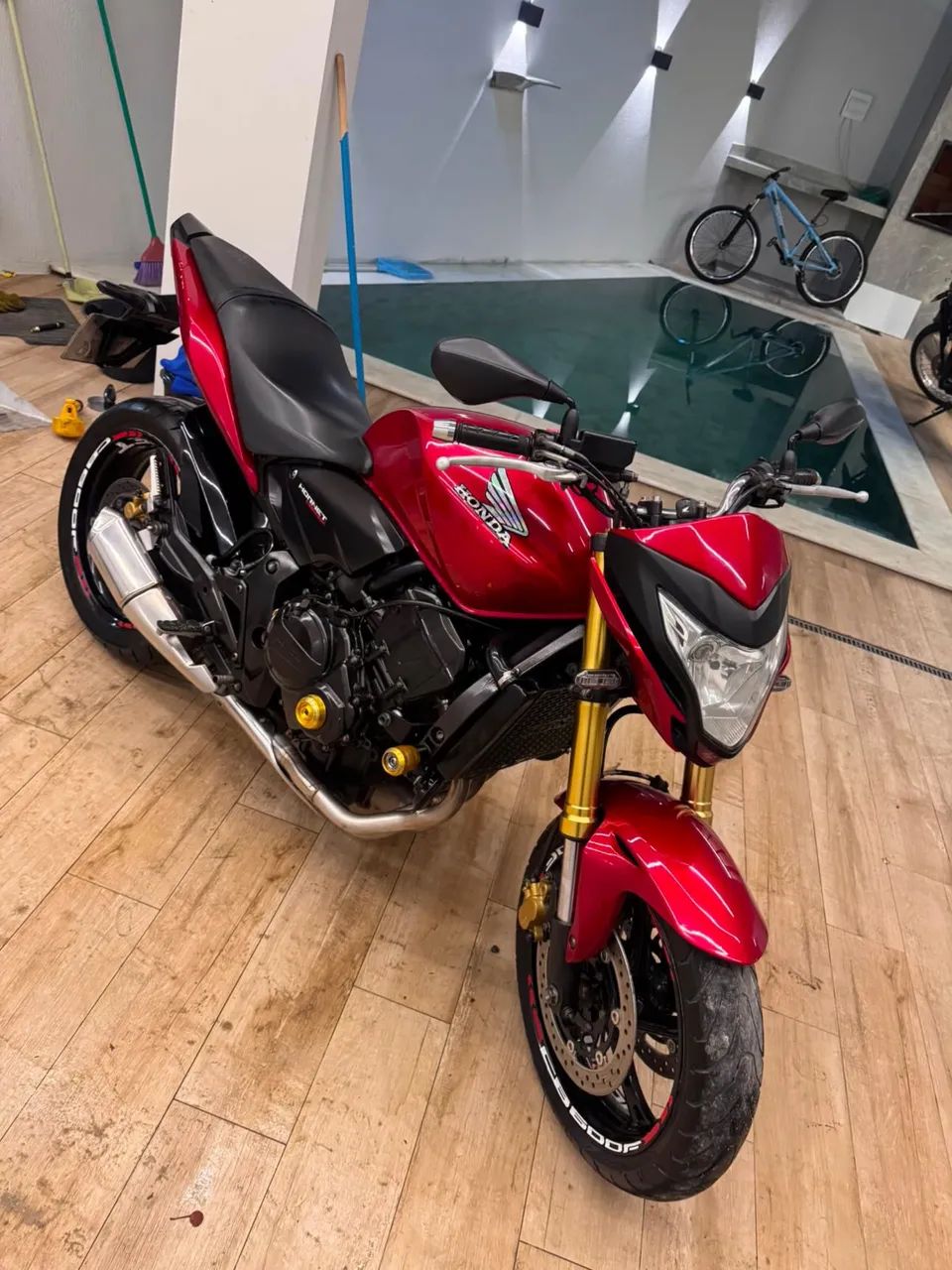Hornet 600F