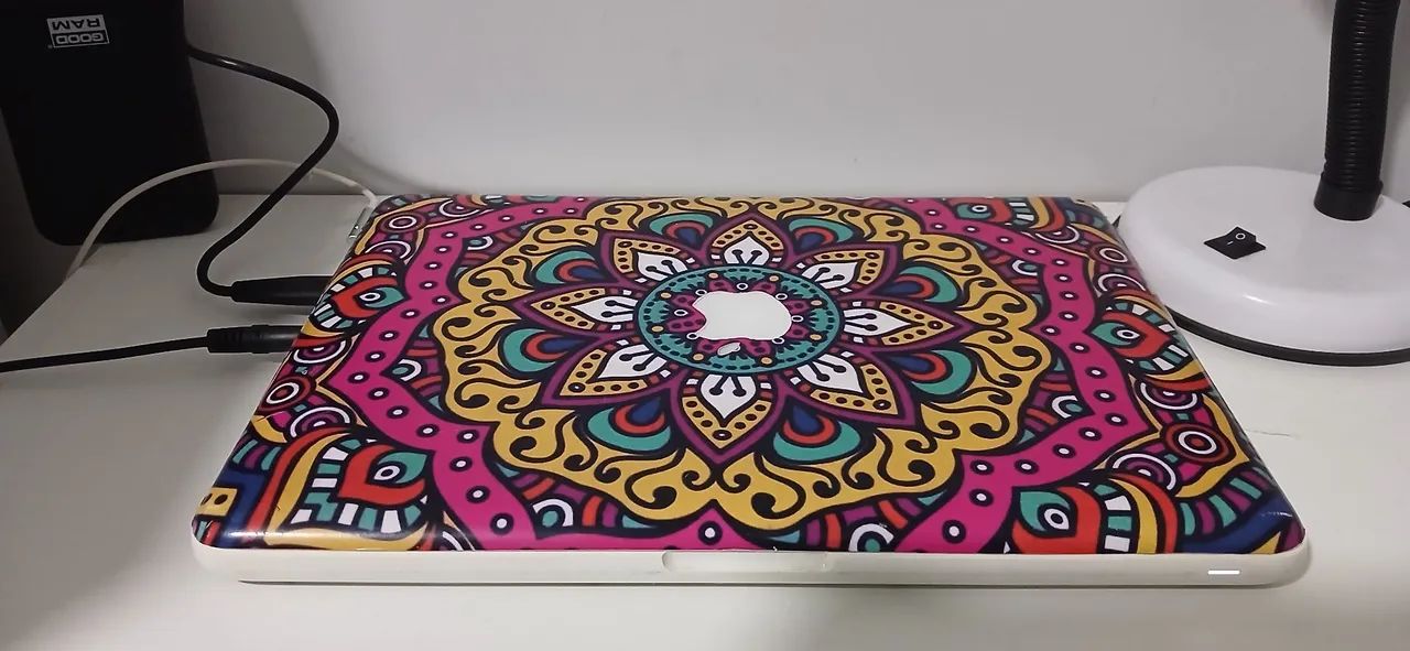 MacBook White Late, 2009 - Foto 3