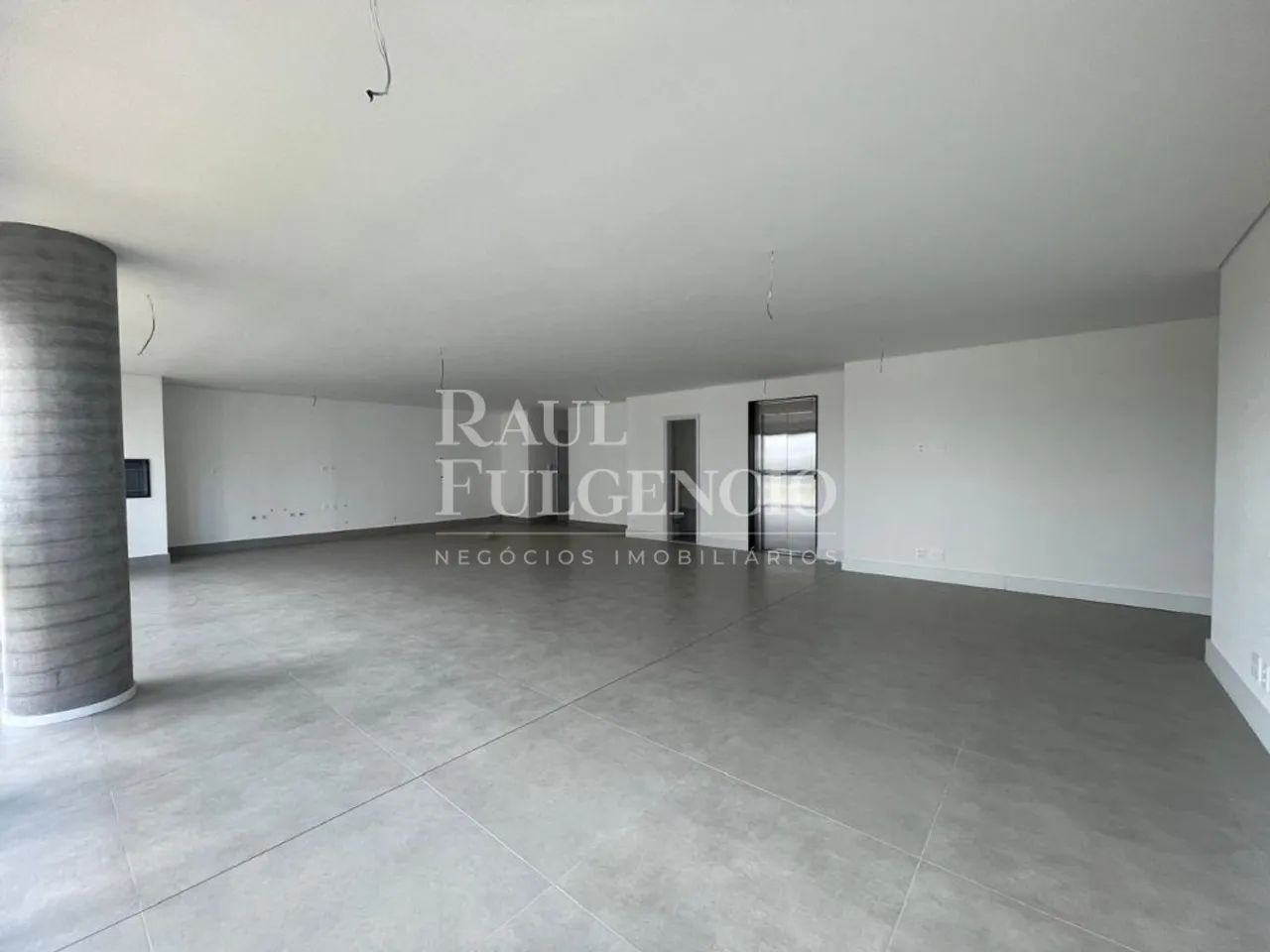 Apartamento no Edifício Atrio, 3 suítes, 3 Vagas de Garagem + Box