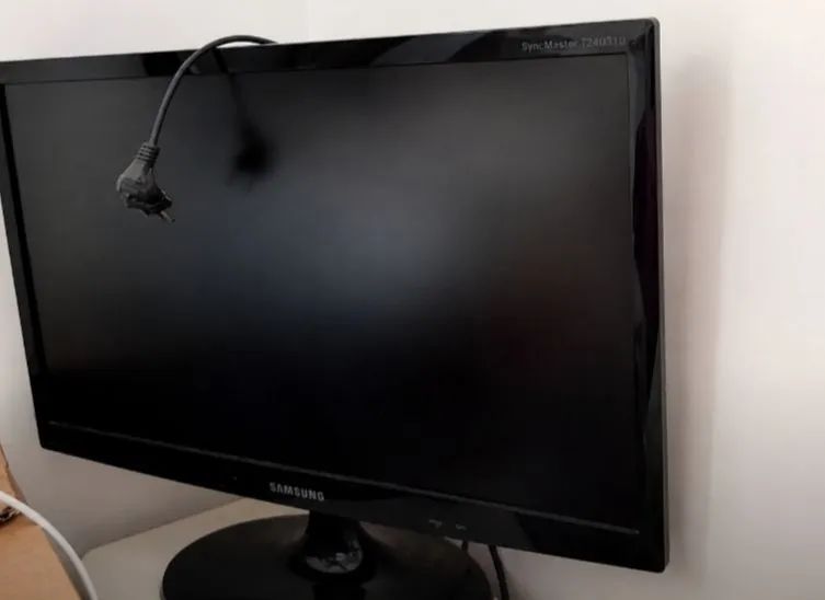 Televisão Samsung pequena 