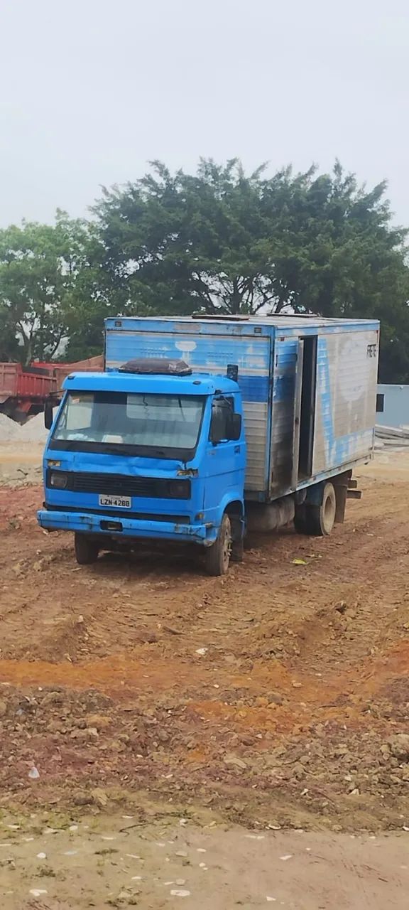 Caminhão 3/4 vw 7-110