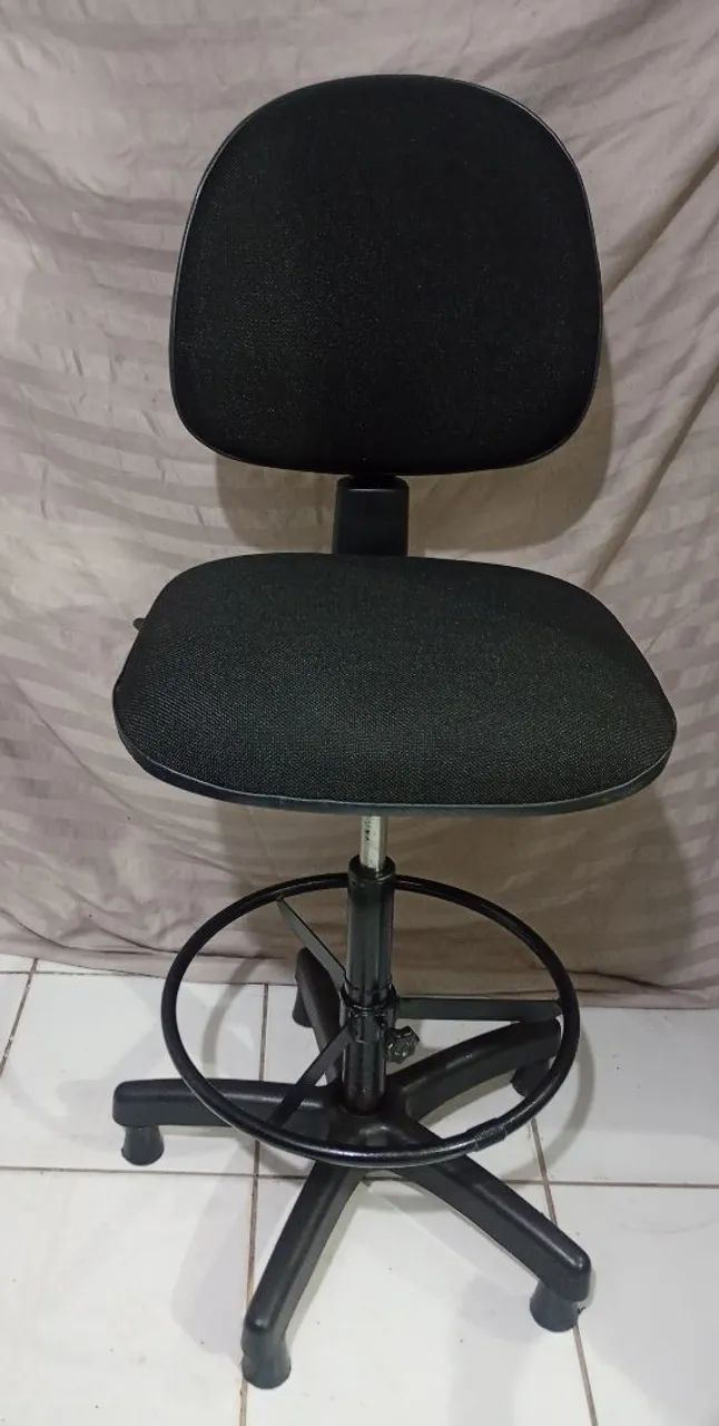 Cadeira caixa sem braços 