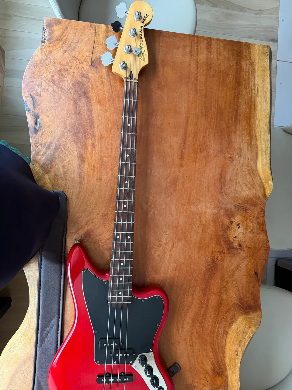squier jaguar baixo