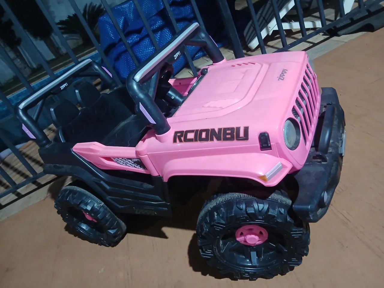 Jeep elétrico Rosa pouco uso