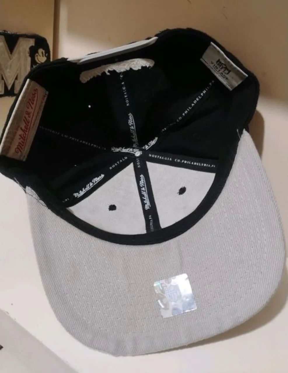 Boné Mitchell e ness Raiders  - Foto 3