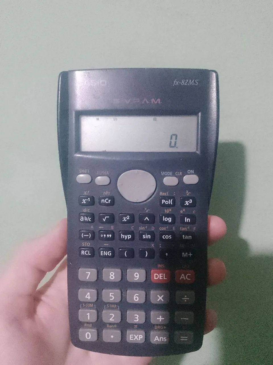 Calculadora científica Casio fx-82ms