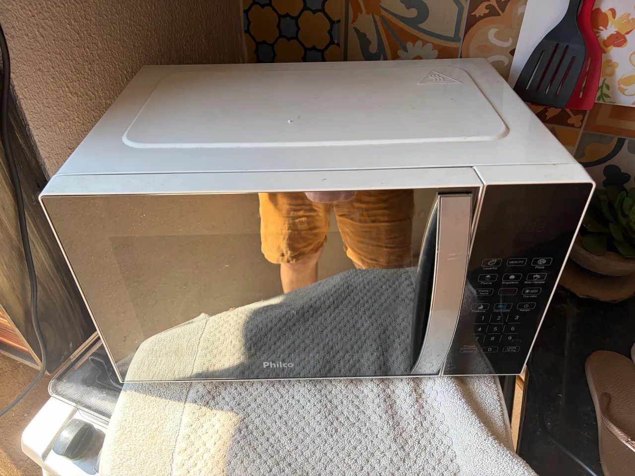 Microondas Philco semi novo - Foto 2