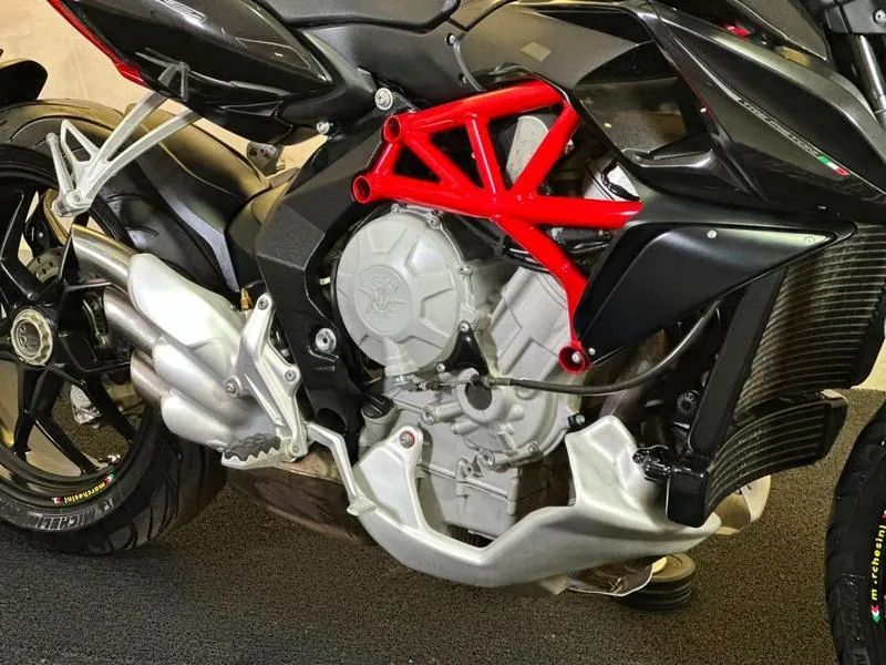 MV AGUSTA RIVALE 800 2015 - Foto 4