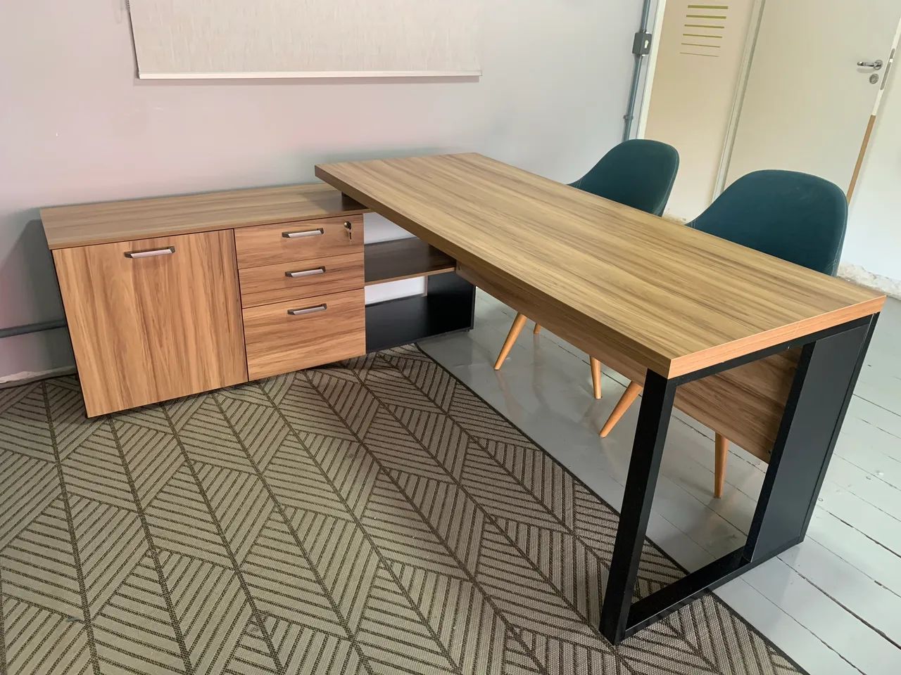 Office Desk 1.90 x 1.60
