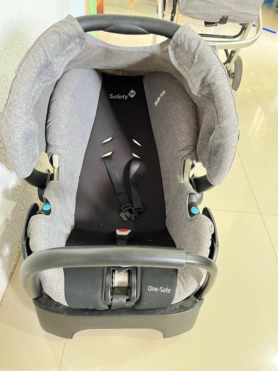 Carinho de bebê com bebê conforto MOBI - Foto 3