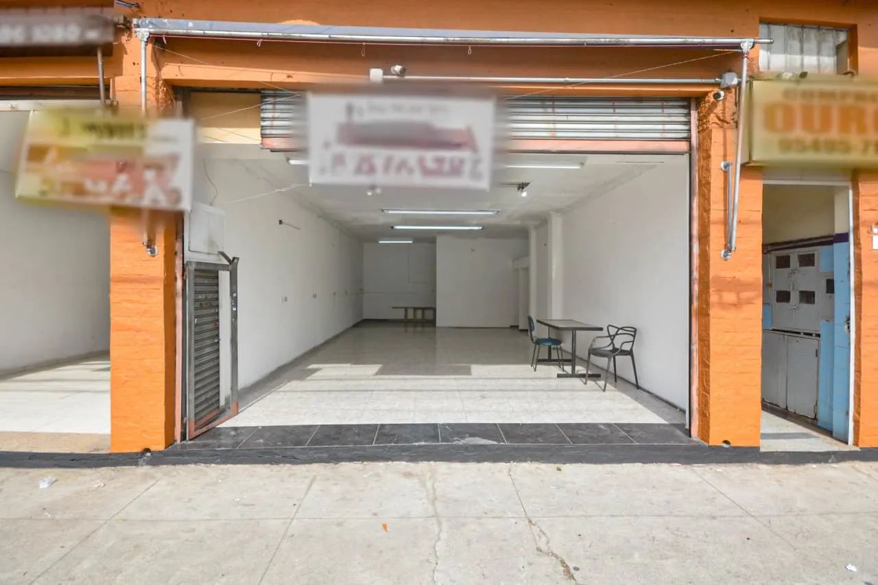 Loja na Avenida Cupecê, 3376 - B  81 m²