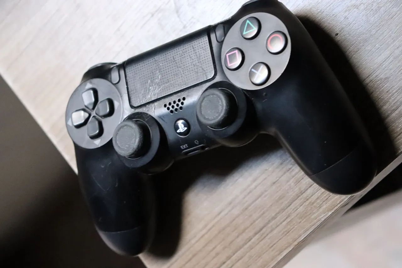 Controle DualShock 4 para PS4 e PC - Foto 2
