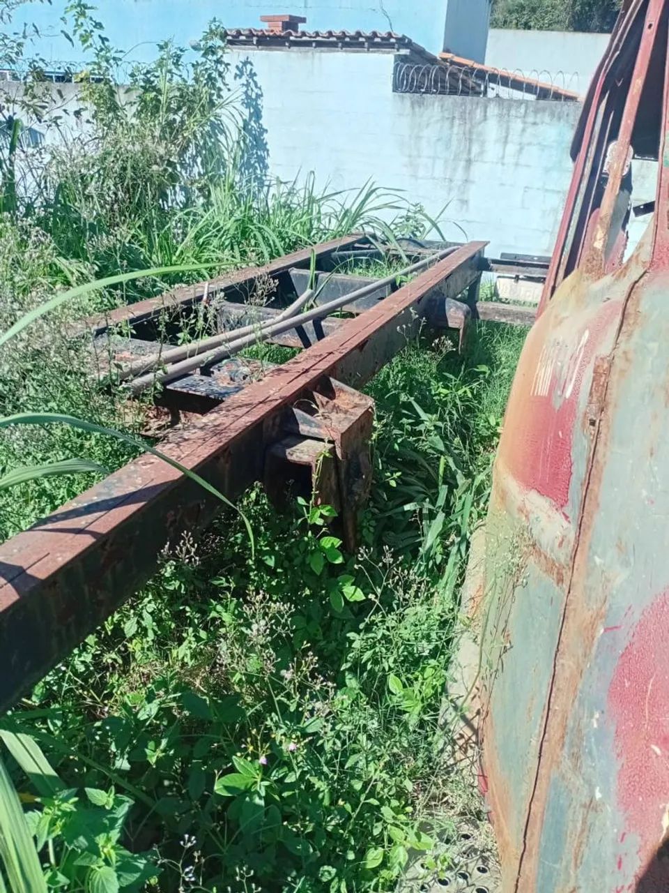 Vendo chassi com cabine,  documentado e recibo aberto.  - Foto 3