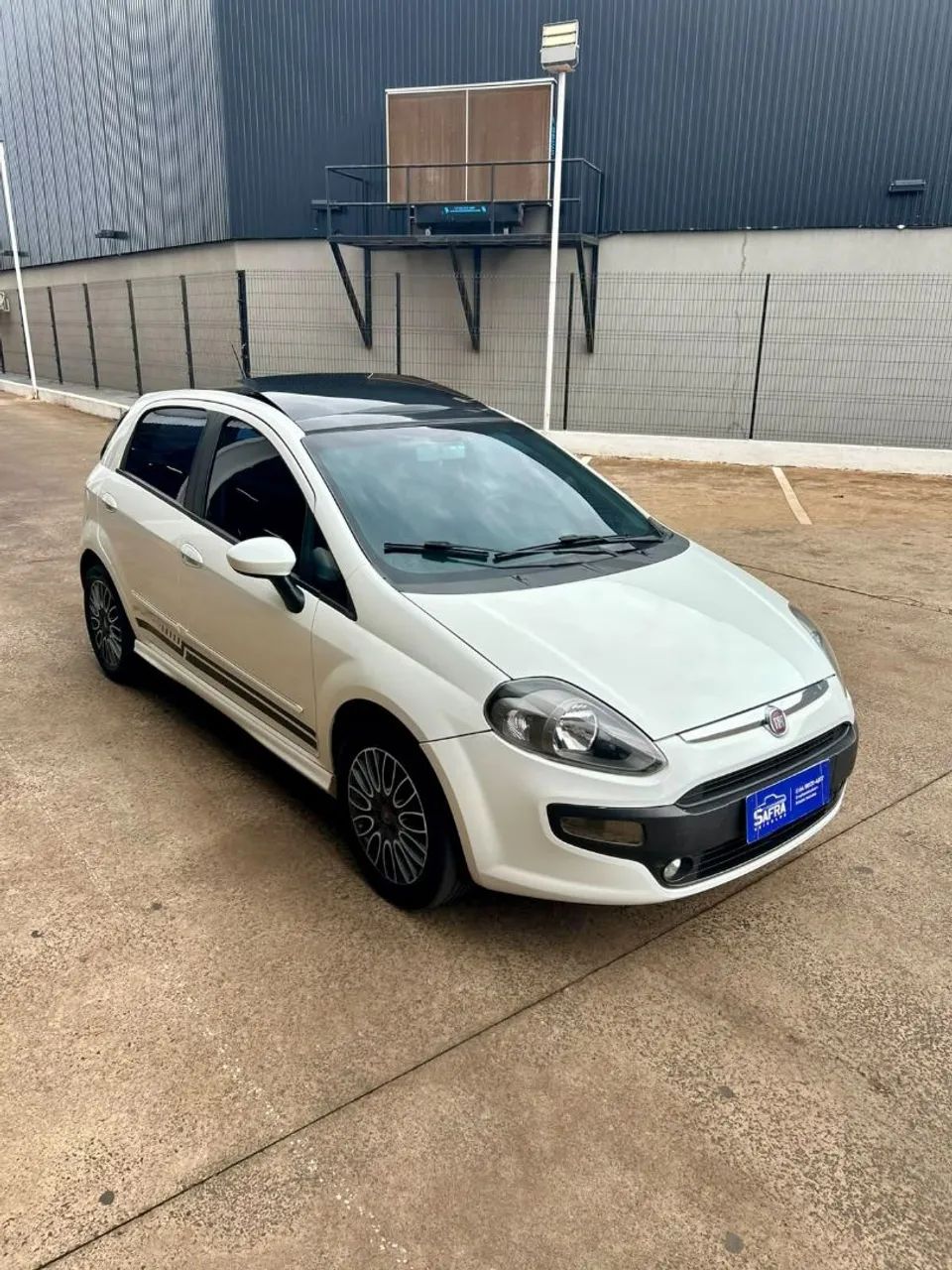 Fiat Punto Punto Sporting 1.8 Flex 8V/16V 5p 2013