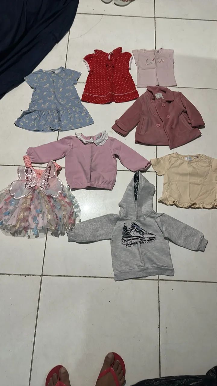Roupas e sapatos infantil 