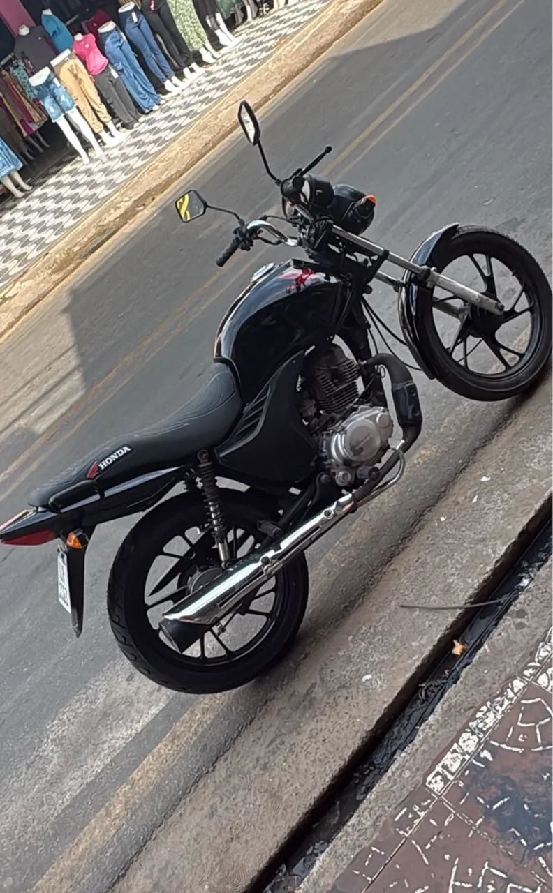 Moto disponível para aluguel