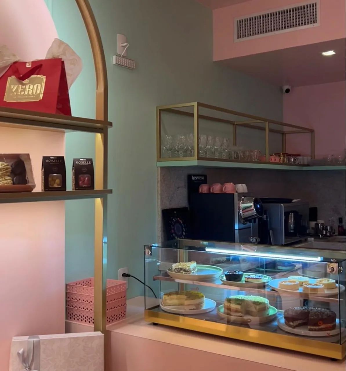 Vende se móveis novos pra café ou afins  - Foto 2