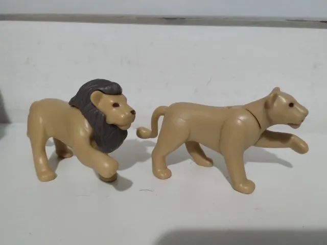 Playmobil leão e leoa  - Foto 2