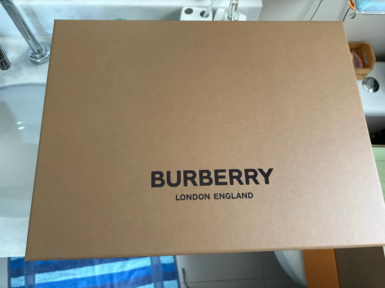 Caixa Burberry enorme 42x40cm - Foto 4