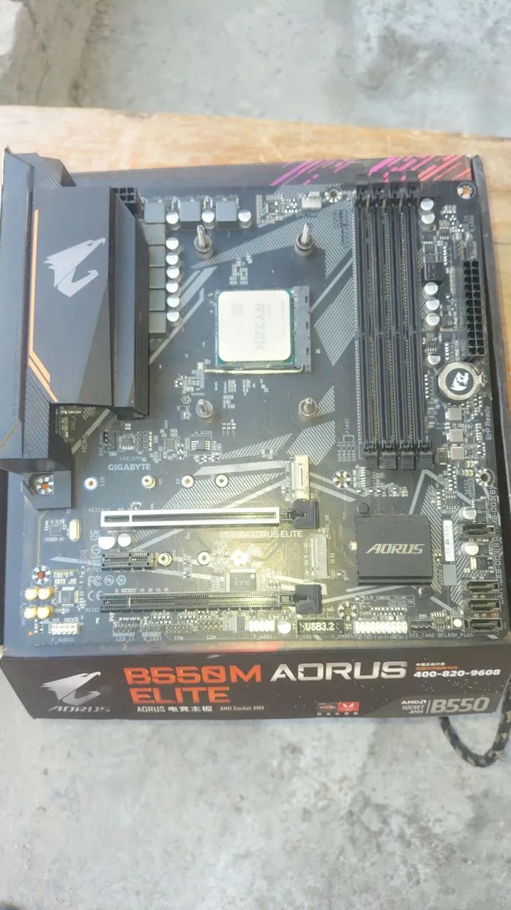 Motherboard Gigabyte B550M Aorus Elite (Socket AM4, DDR4) + Caixa Original - Foto 4