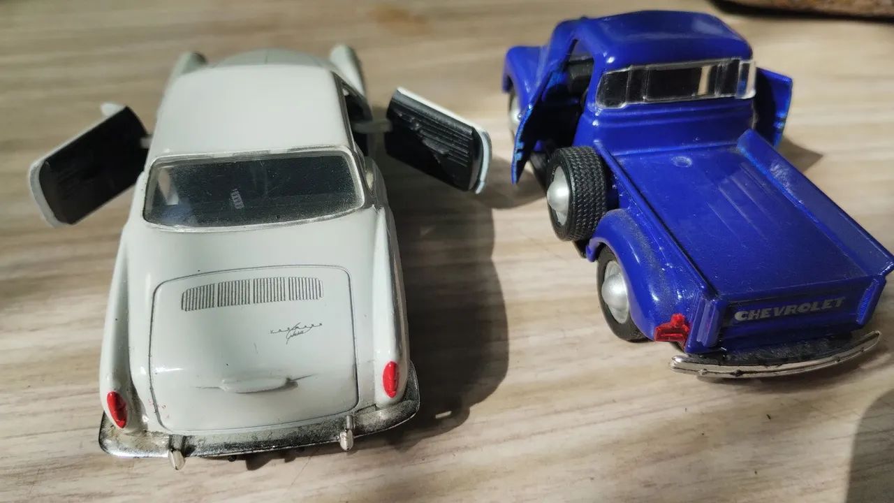 Duas Miniaturas Inclusas, carrinhos em bom estado! - Foto 6