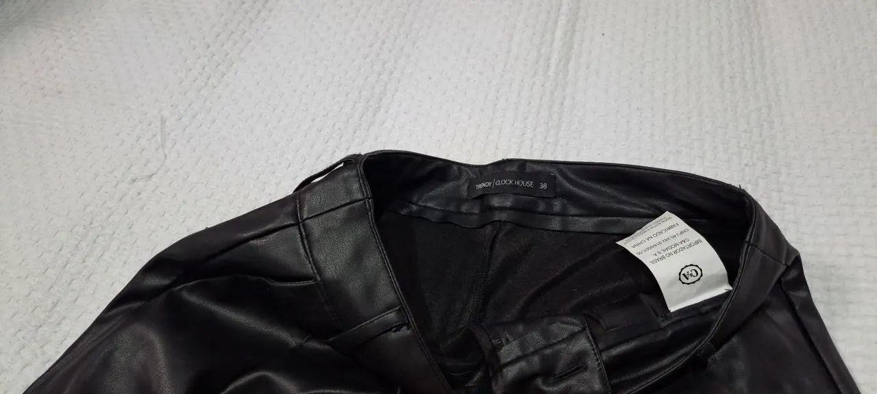 Calça de couro sintético  - Foto 4