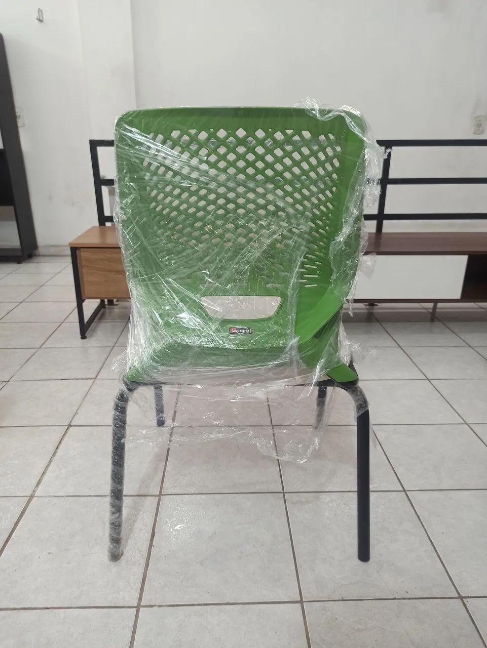 Cadeira estofada verde com Branco  - Foto 4