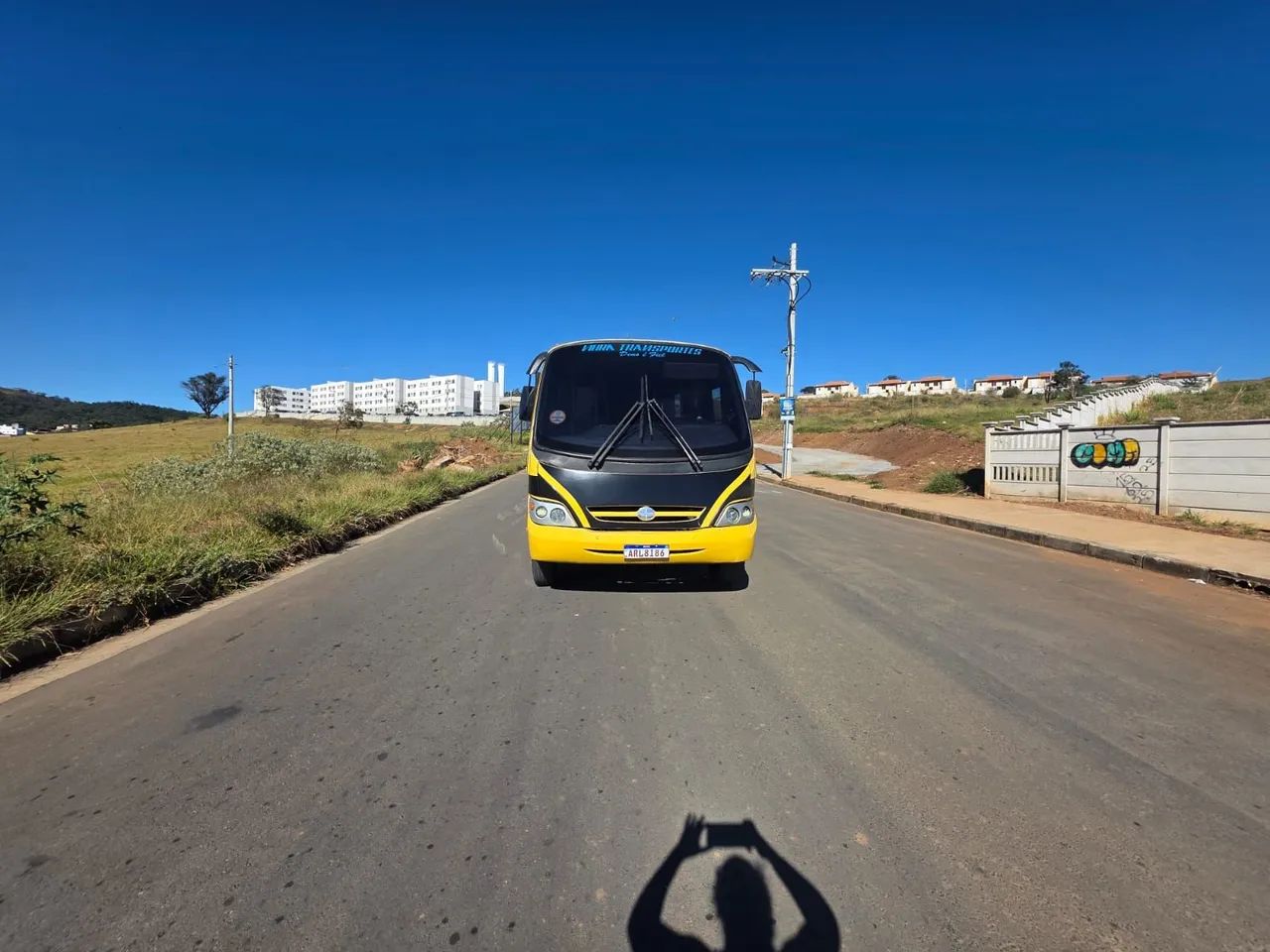 Vendo microônibus padrão escolar 32 lugares  - Foto 2