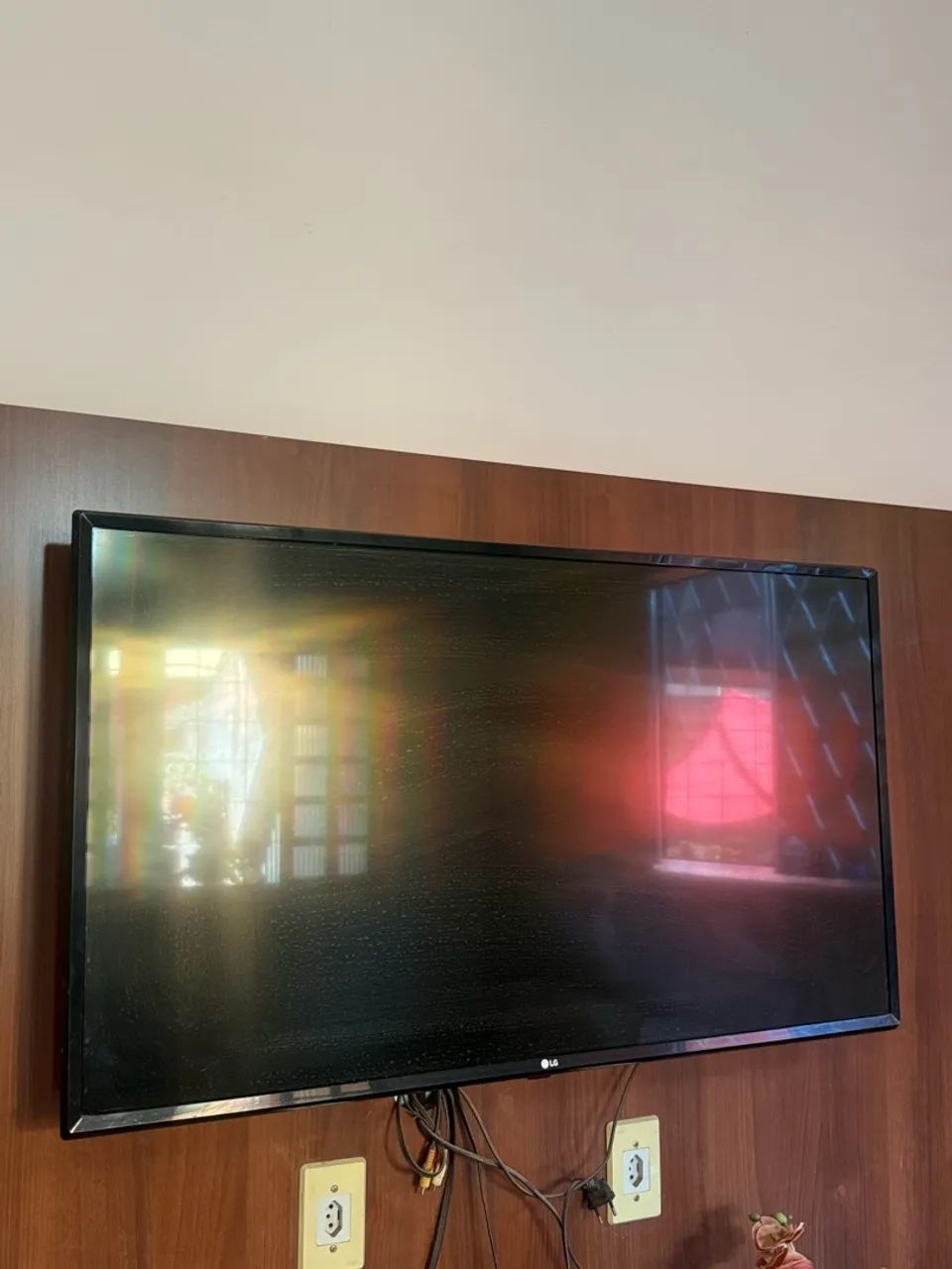 Vendo TV LG de 43 polegadas, modelo 43LJ5500