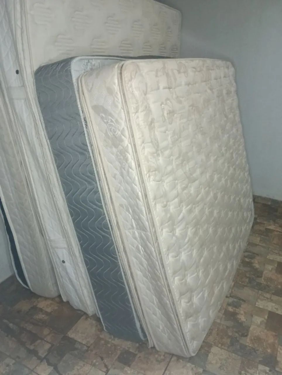 OPORTUNIDADE!!! Colchões desapego Queen e King Size