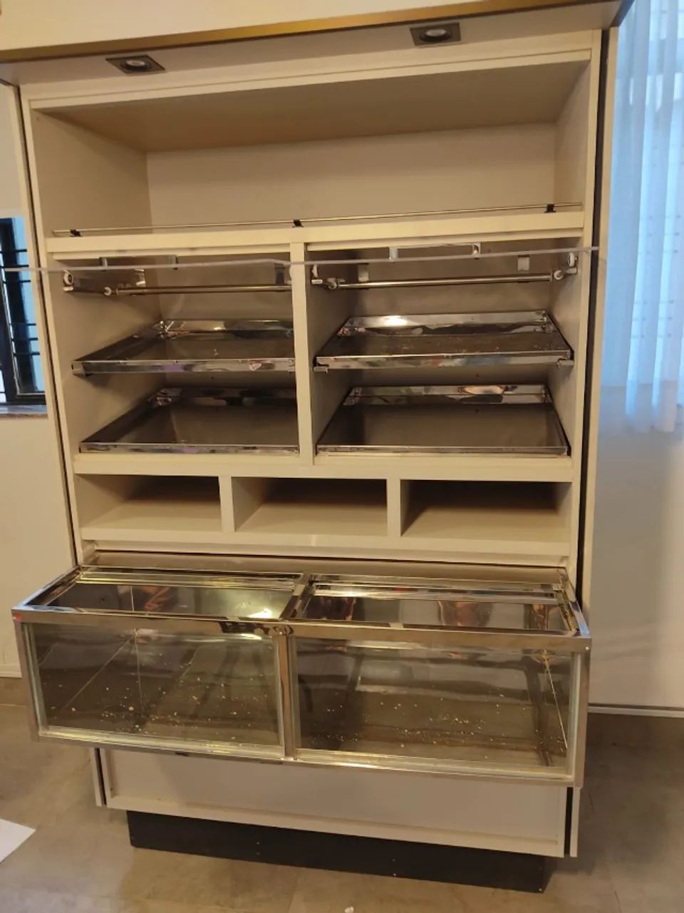 Passa Pão comp 1,3x2,3 metros, com iluminaçao Renov Inox