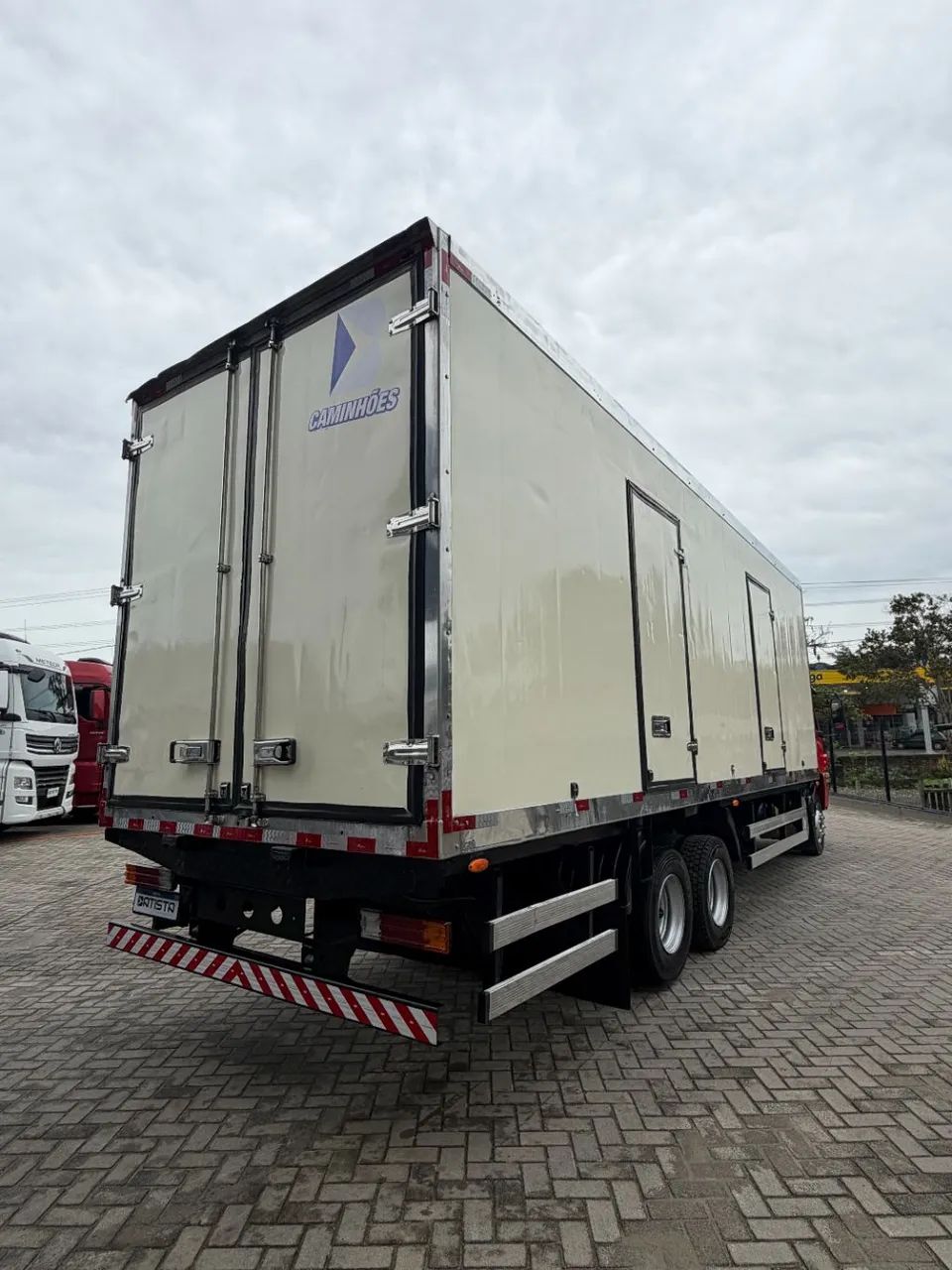 Accelo 1316 6x2 2p (diesel)(E5) - Foto 4