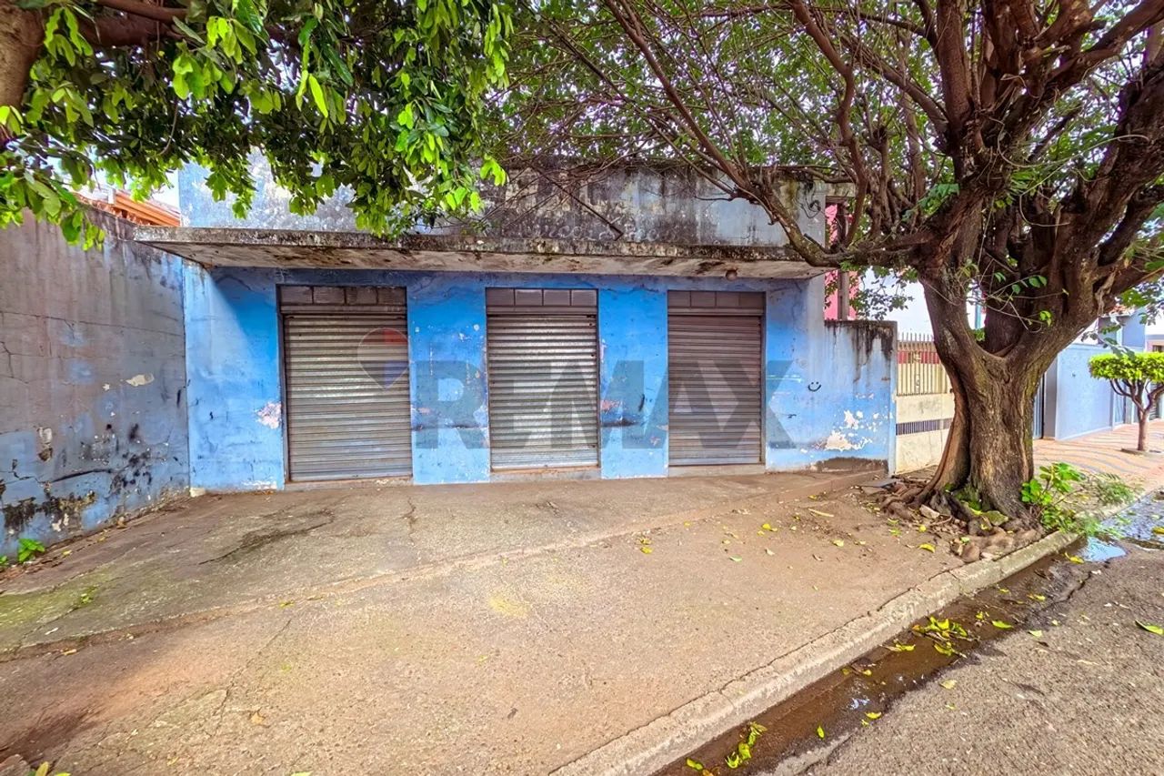 "Casa à Venda: Jardim Amália, Leme, SP - Ótimo Preço"