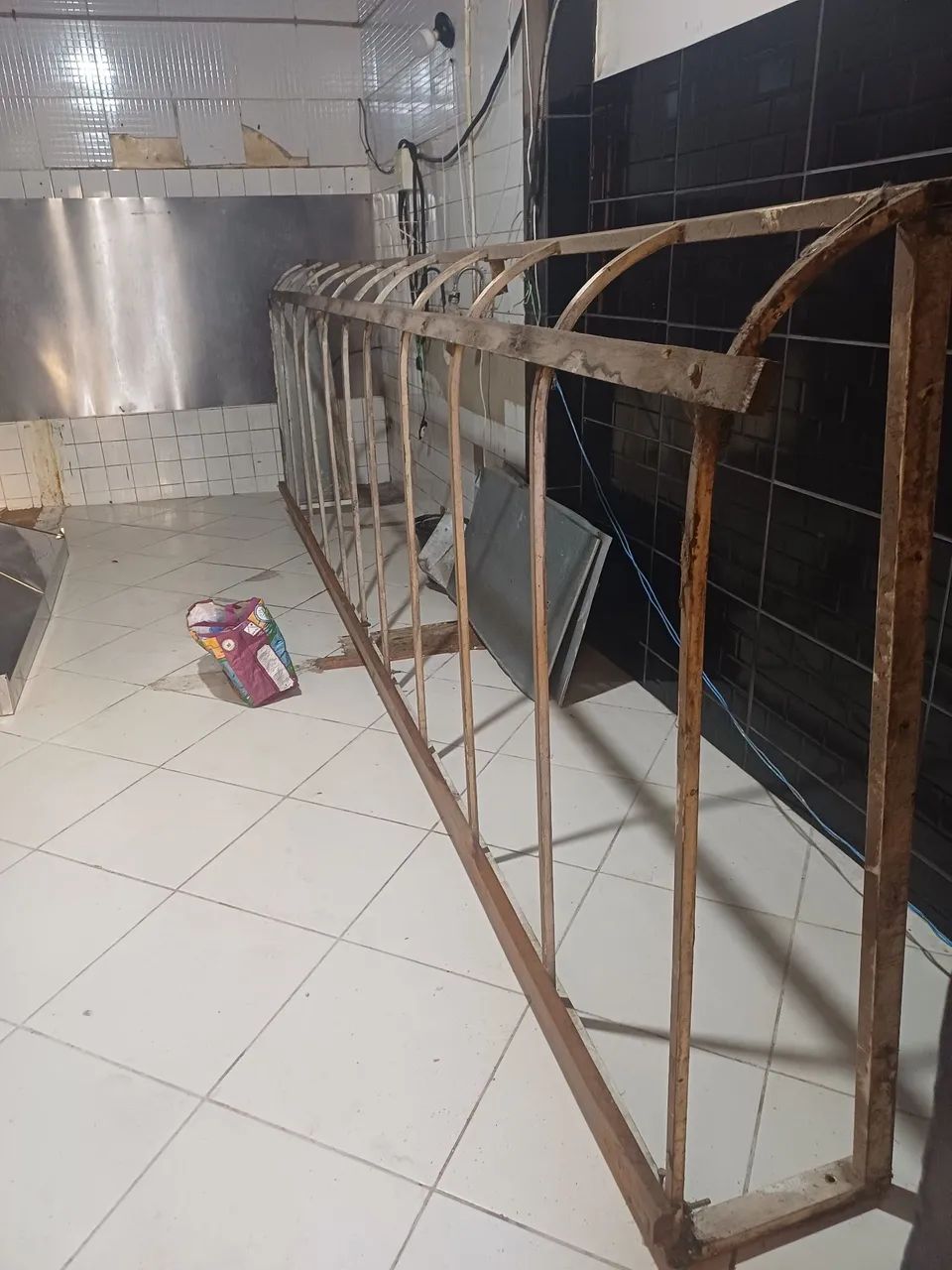 Toldo para loja e coifa. 