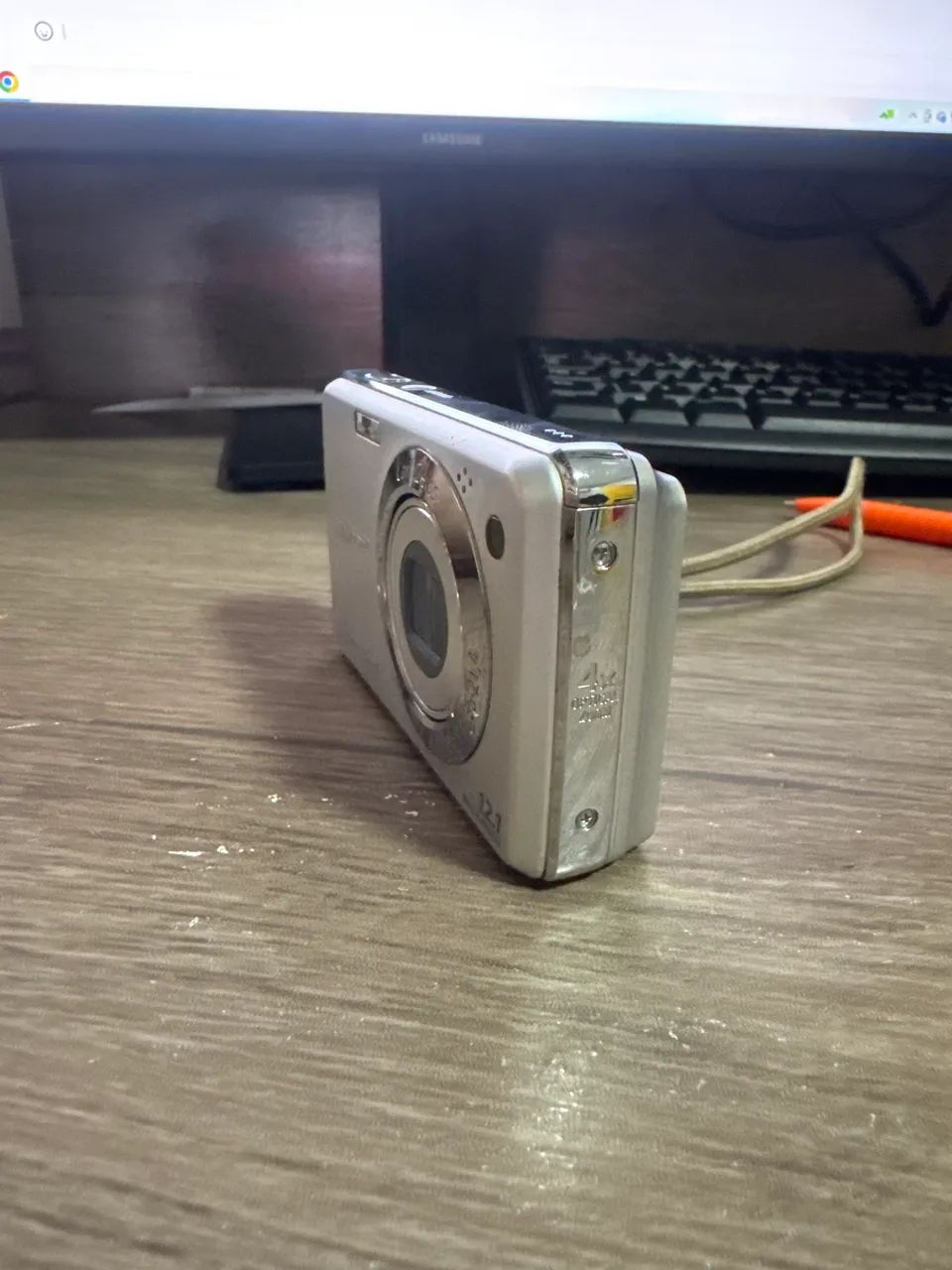Câmera Sony Cyber- ShortCarl Zeiss 12.1 mega pixels - Foto 4