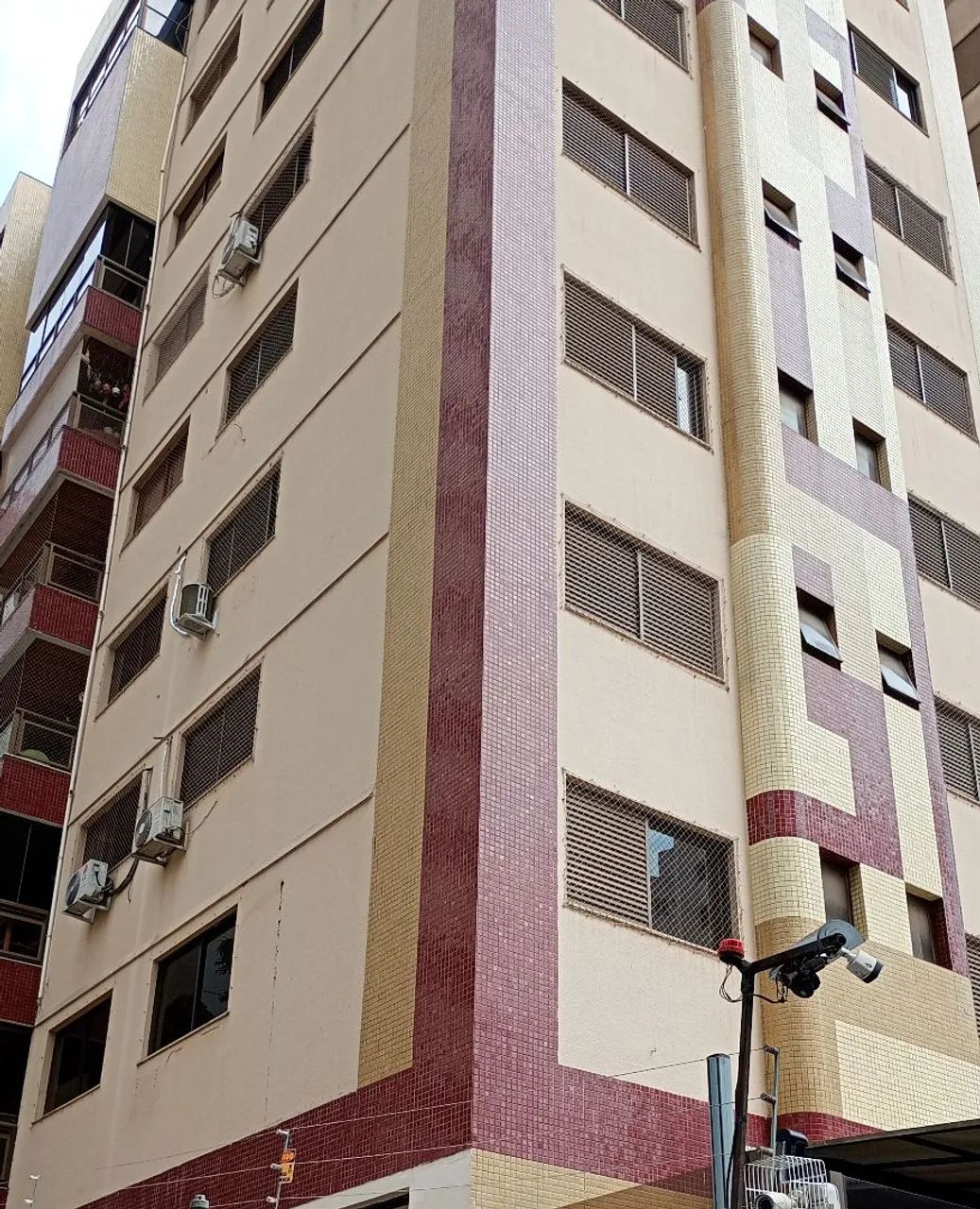 4Q sendo 2 suites e 1 office no Setor Oeste Goiania