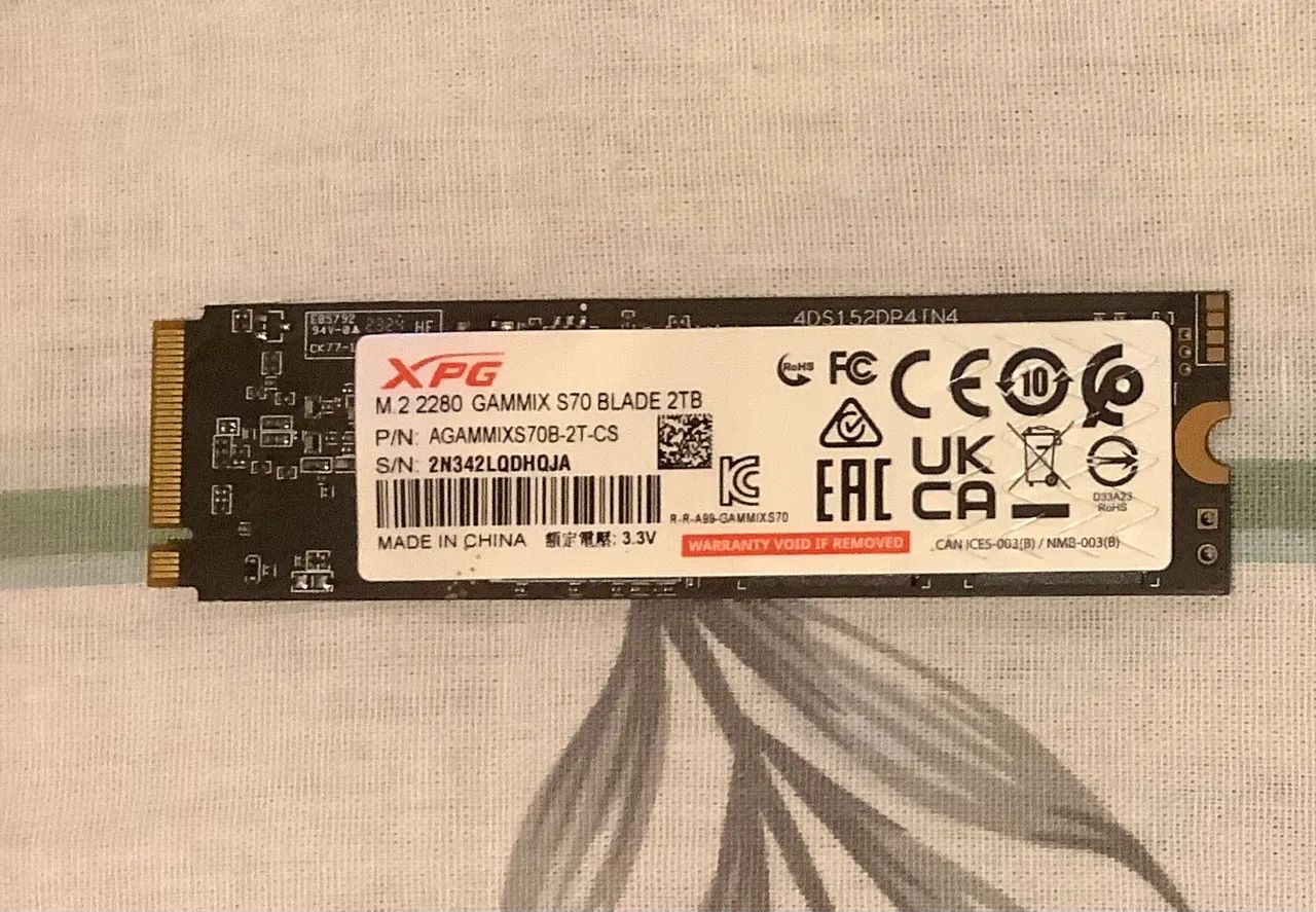 Ssd Nvme adata  2tb ( DEFEITO )