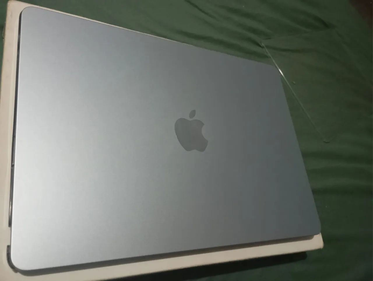 Mac Book air 2025 - Foto 2