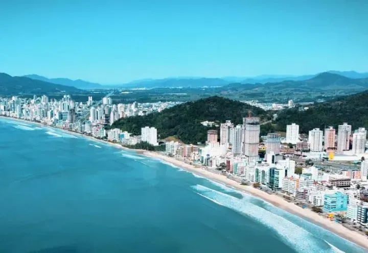 Sala Comercial Mobiliada 70m²  Meia Praia- Itapema SC - - Foto 4