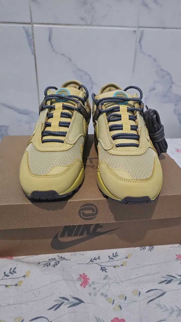 Air Max 1 x Travis Scott Saturn Gold  - Foto 2