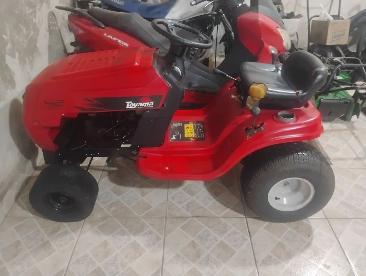 Trator Toyama reformado