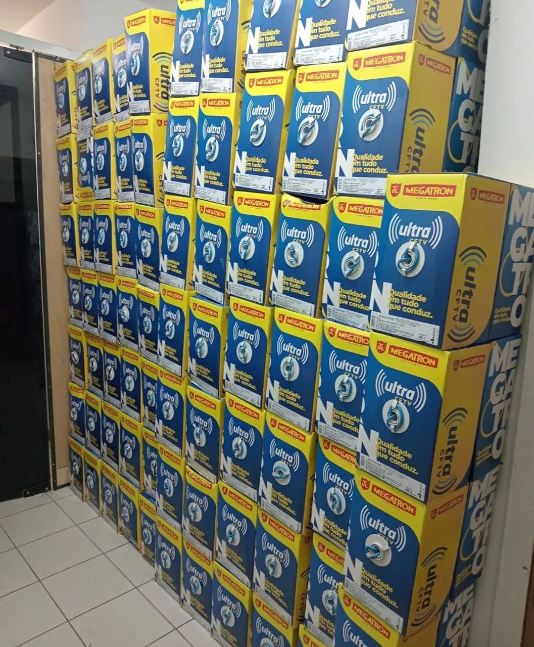 Cabos e câmeras de segurança  - Foto 2