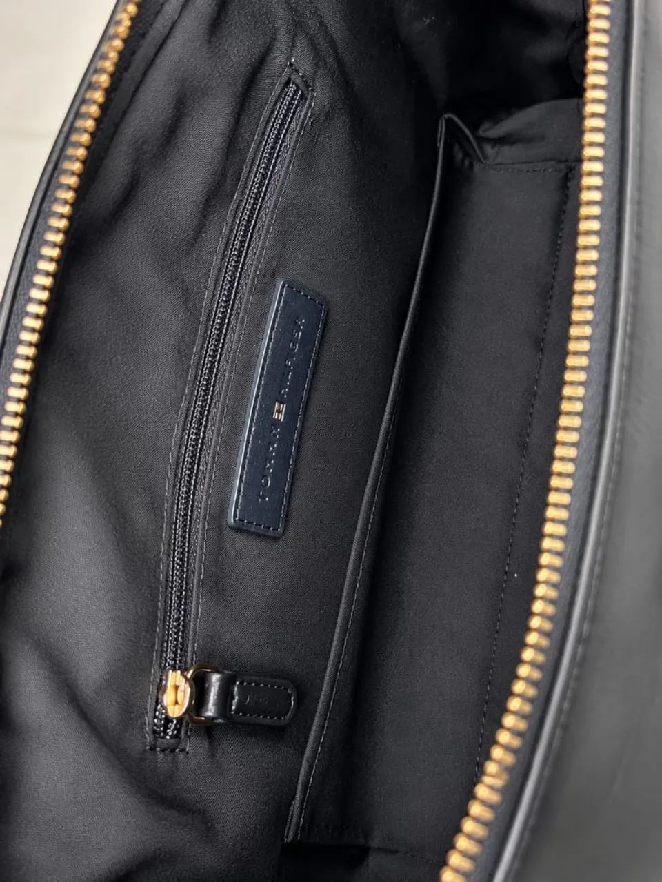 Bolsa Tommy Hilfiger Original Preta - Nunca Usada com Etiquetaa - Foto 5