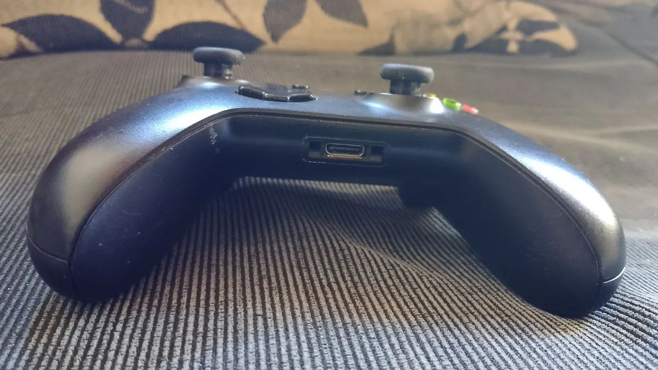 Controle Xbox one (estado de novo)original  - Foto 4