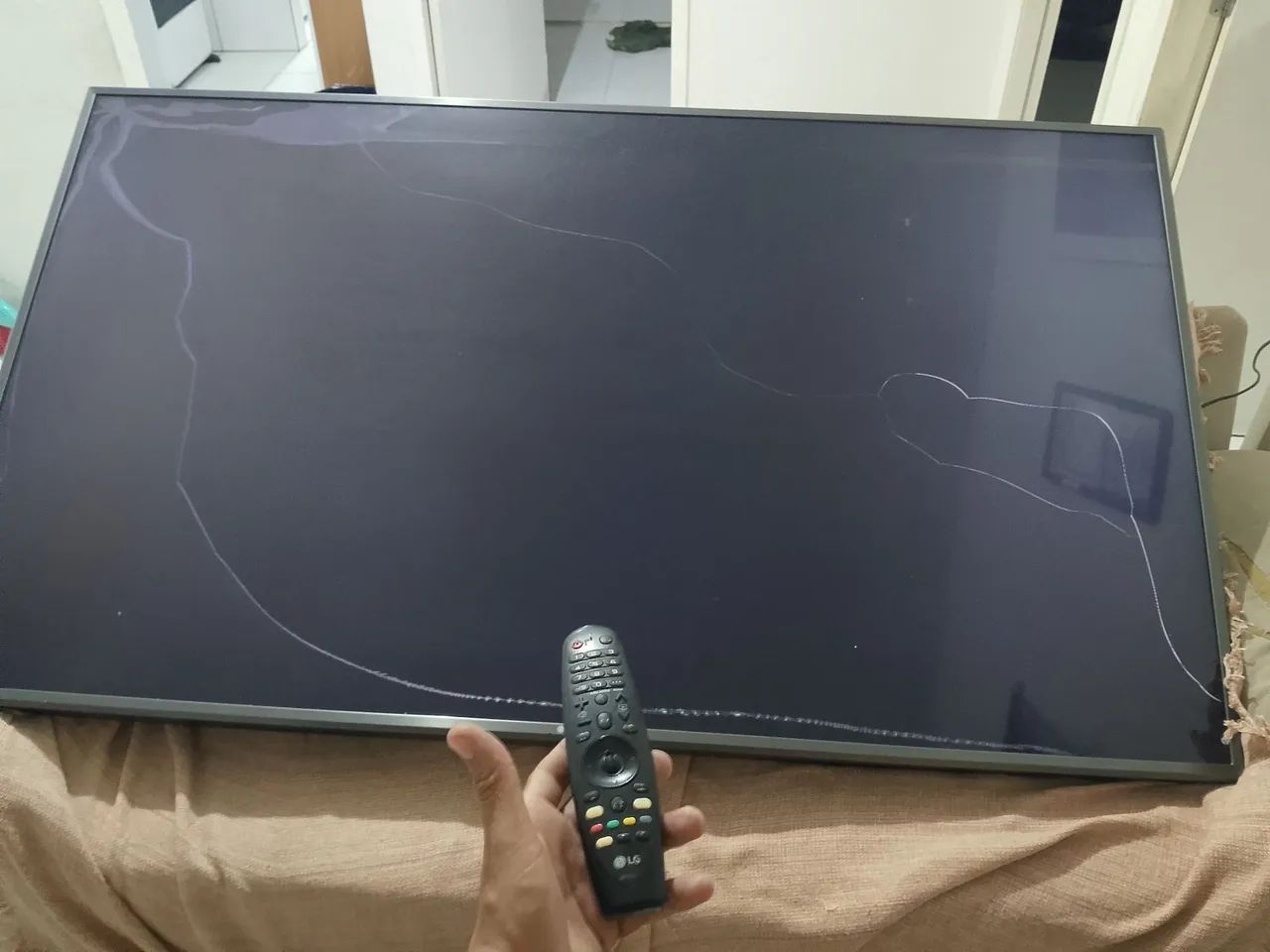 Vendo tv LG 75 polegadas para retirada de peças 