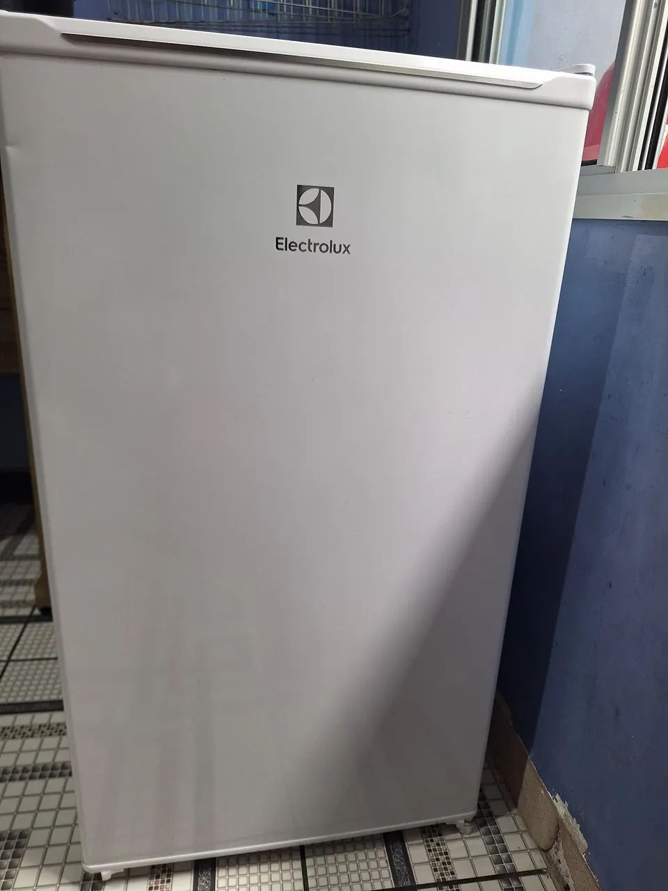 Vendo esse frigobar 80l